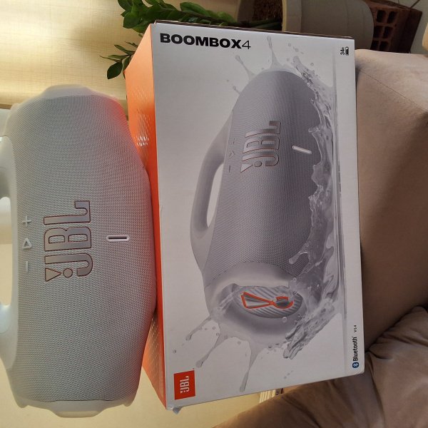 ACAO  JBL BOOMBOX 4 OU R$ 2.000,00 REAIS 